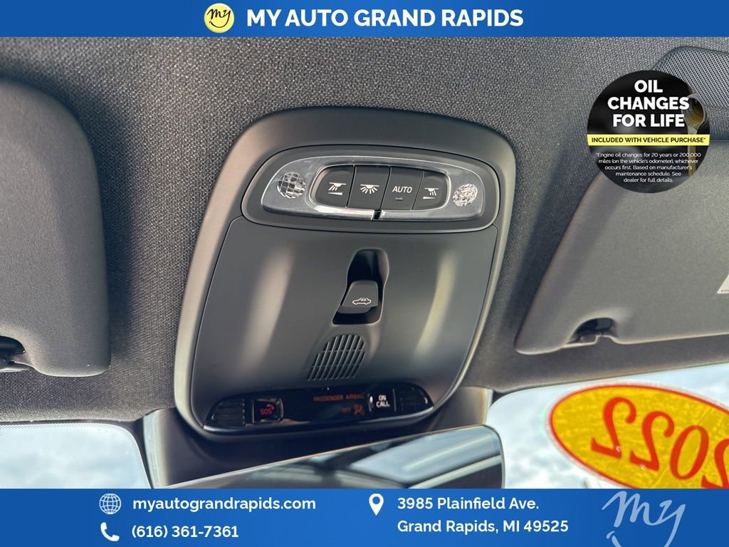 Used 2022 Volvo XC40 T5 R-Design w/ Advanced Package image 24