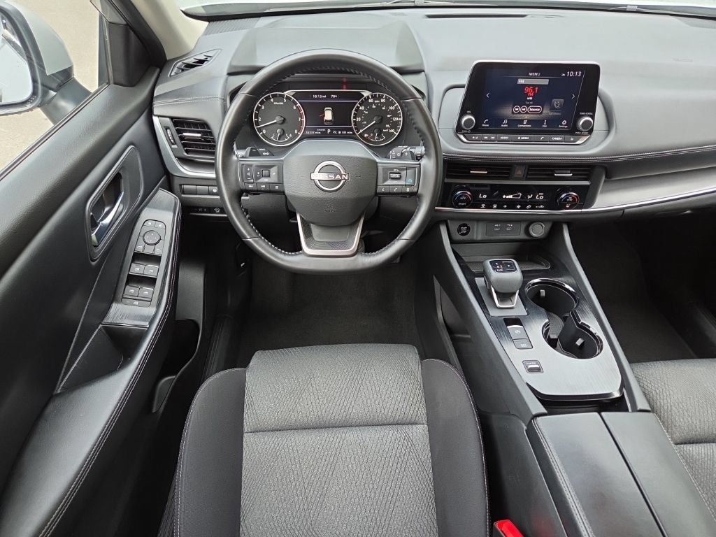 Certified 2025 Nissan Rogue SV FWD image 31
