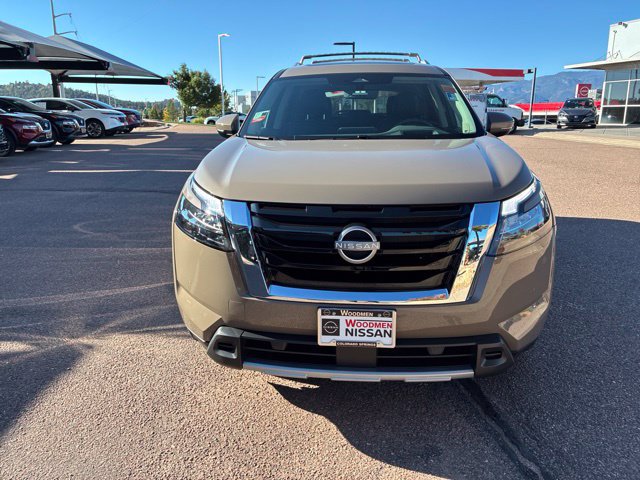 Certified 2025 Nissan Pathfinder Platinum w/ Cargo Package AWD/4WD image 2