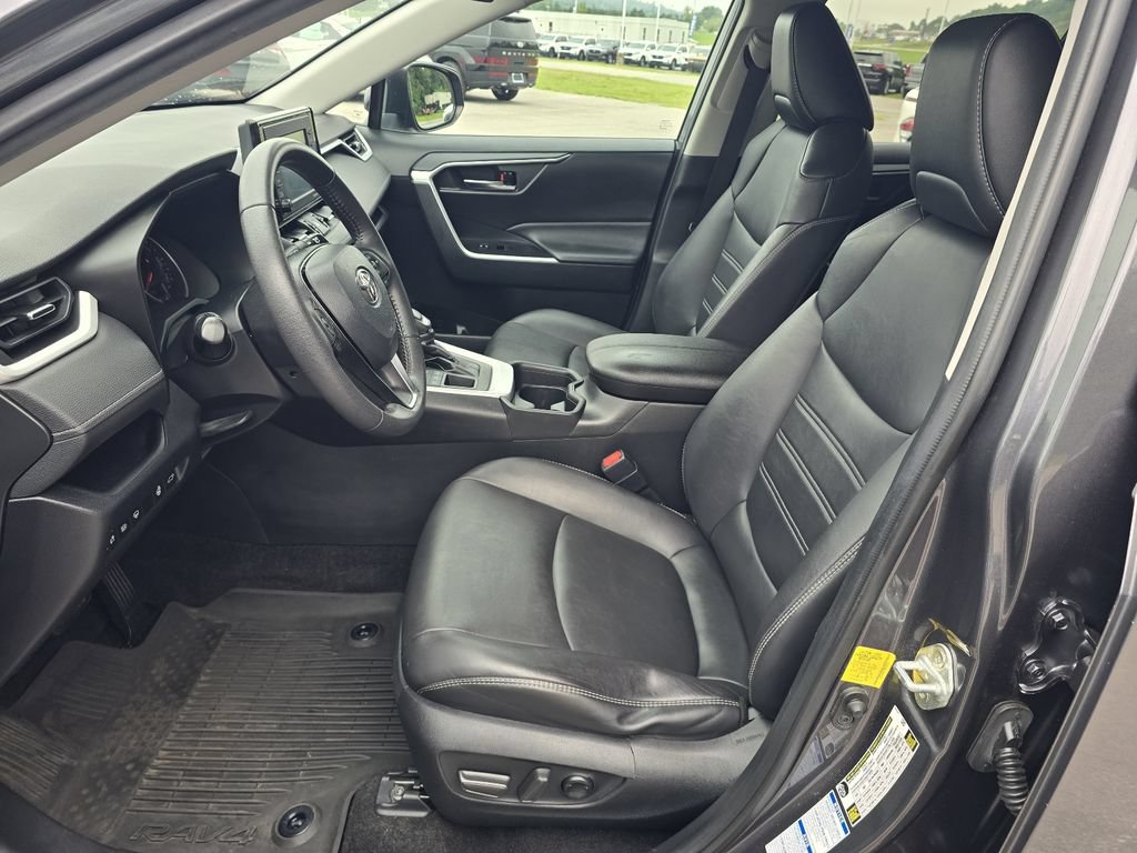 Used 2021 Toyota RAV4 XLE Premium AWD/4WD image 12