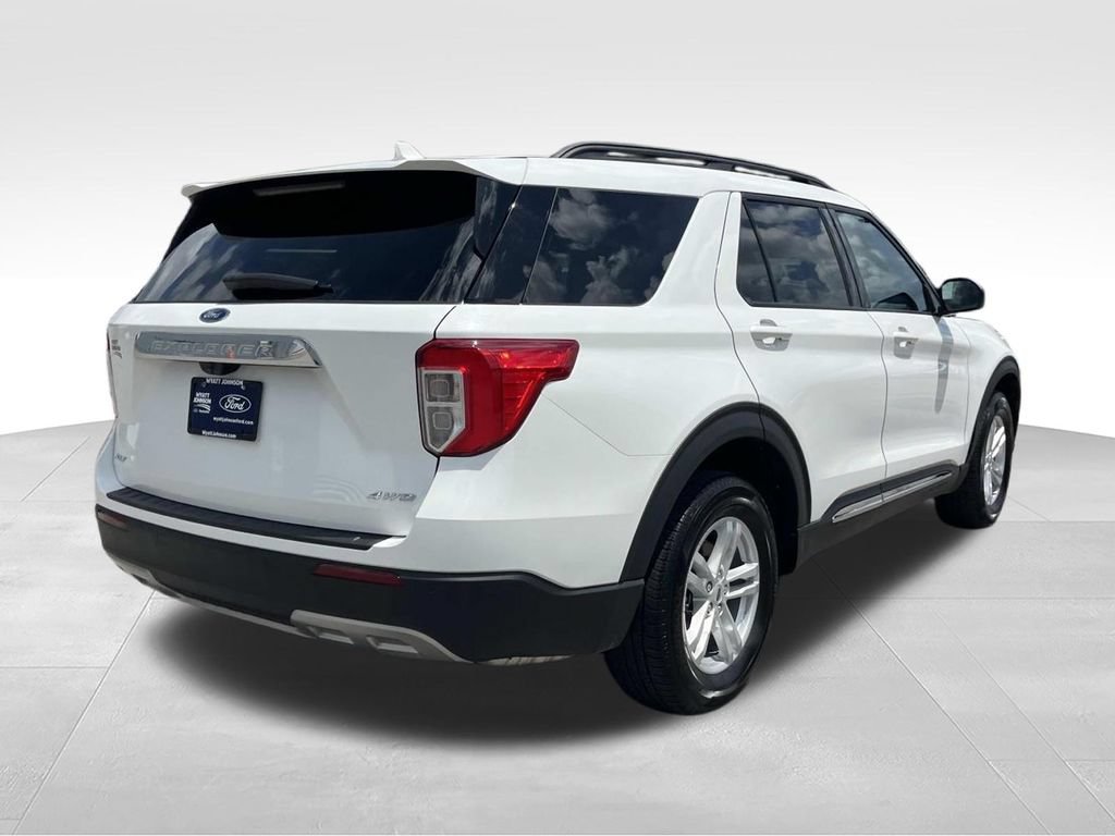 Certified 2024 Ford Explorer XLT w/ Equipment Group 202A AWD/4WD image 3