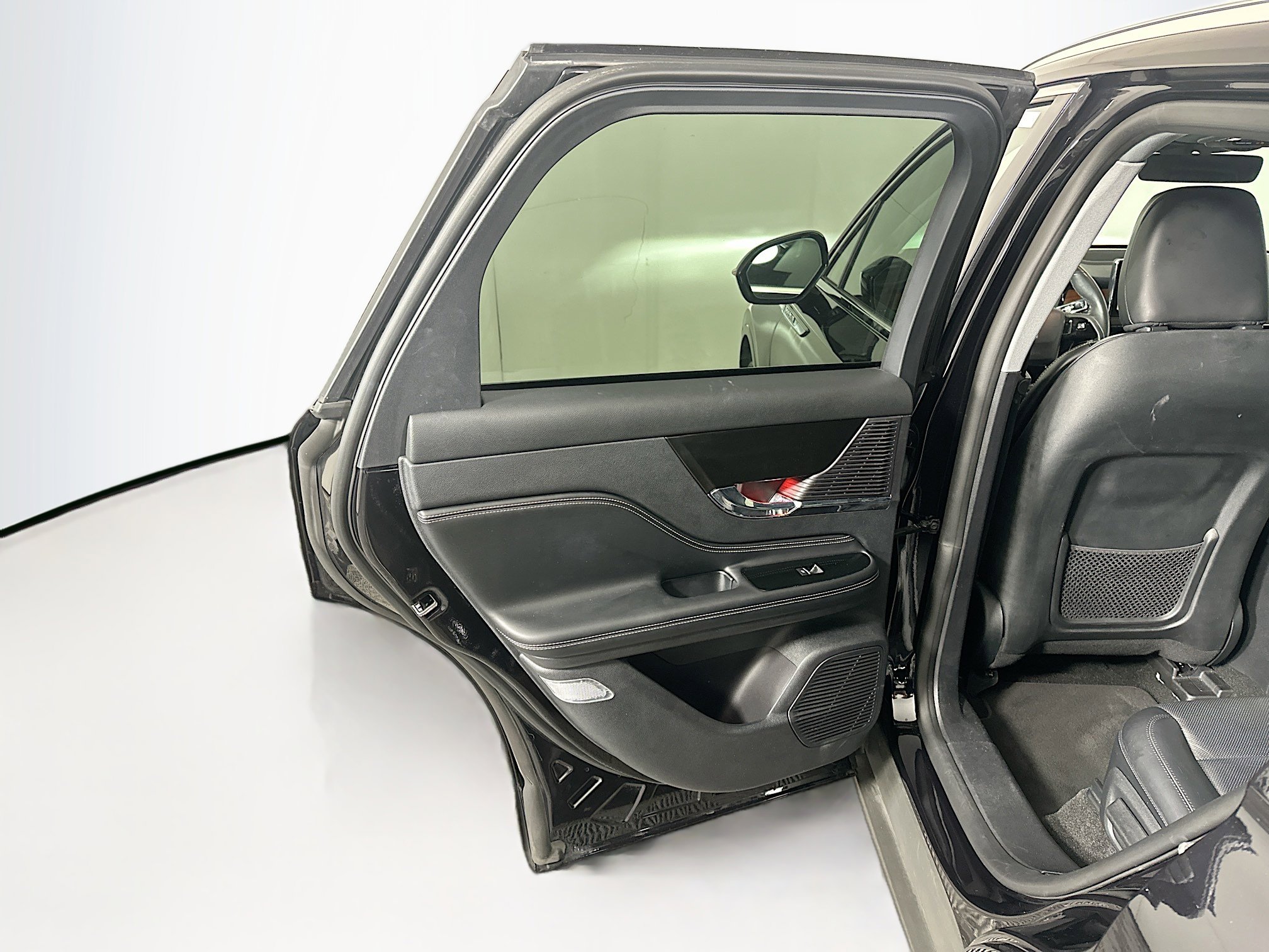 Used 2022 Lincoln Corsair Reserve image 27