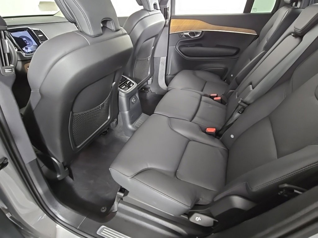 Certified 2025 Volvo XC90 T8 Plus image 14