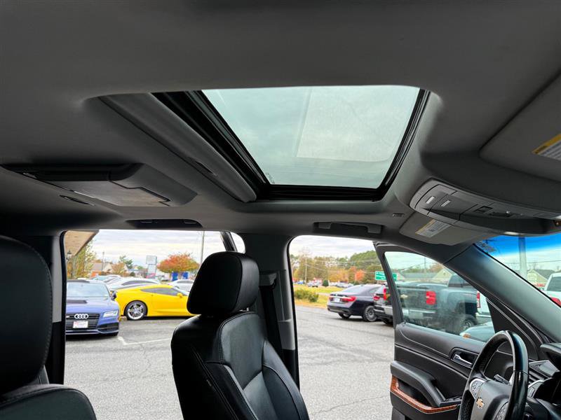 Used 2019 Chevrolet Suburban Premier image 18