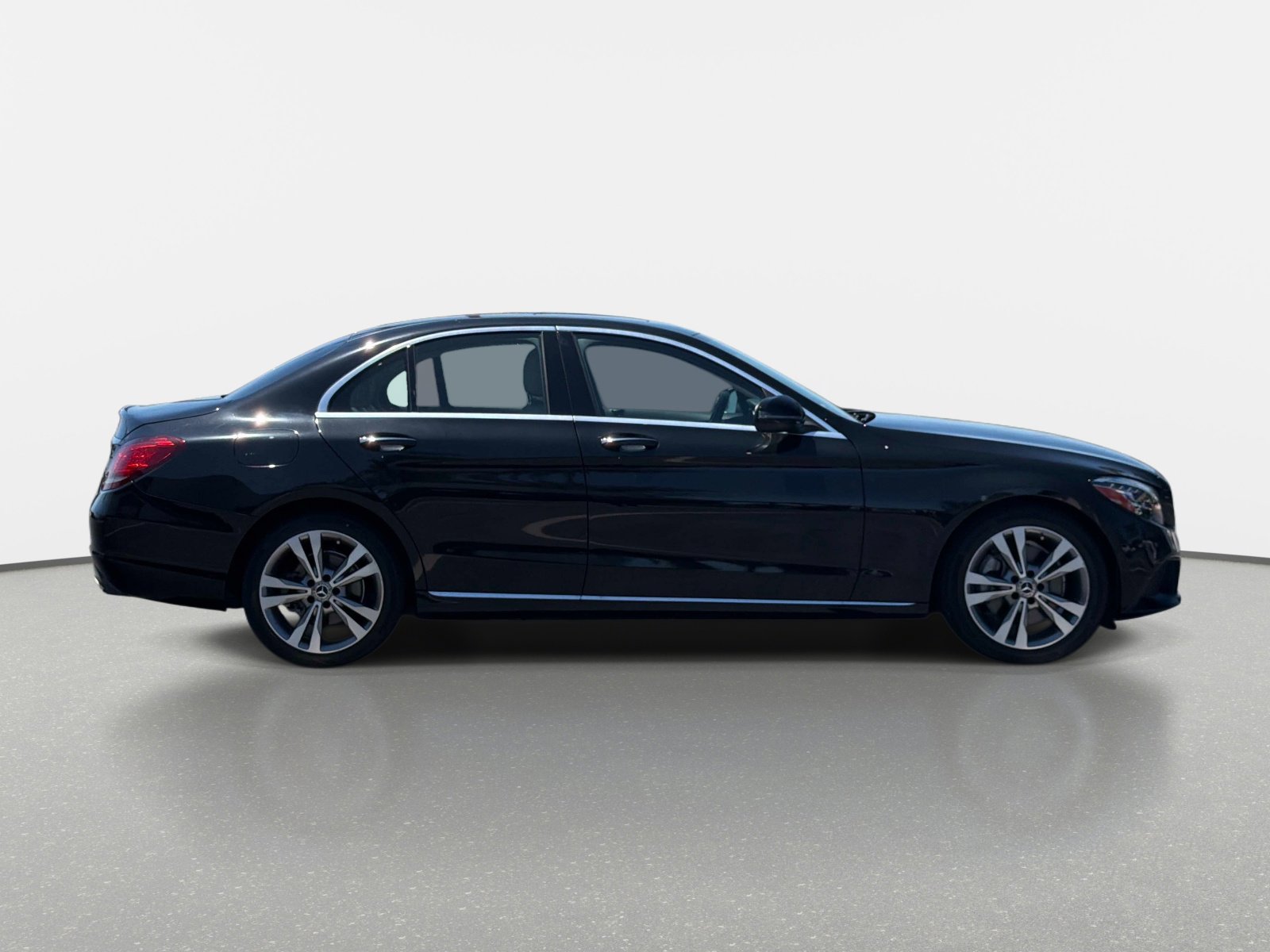 Used 2021 Mercedes-Benz C 300 Sedan image 2