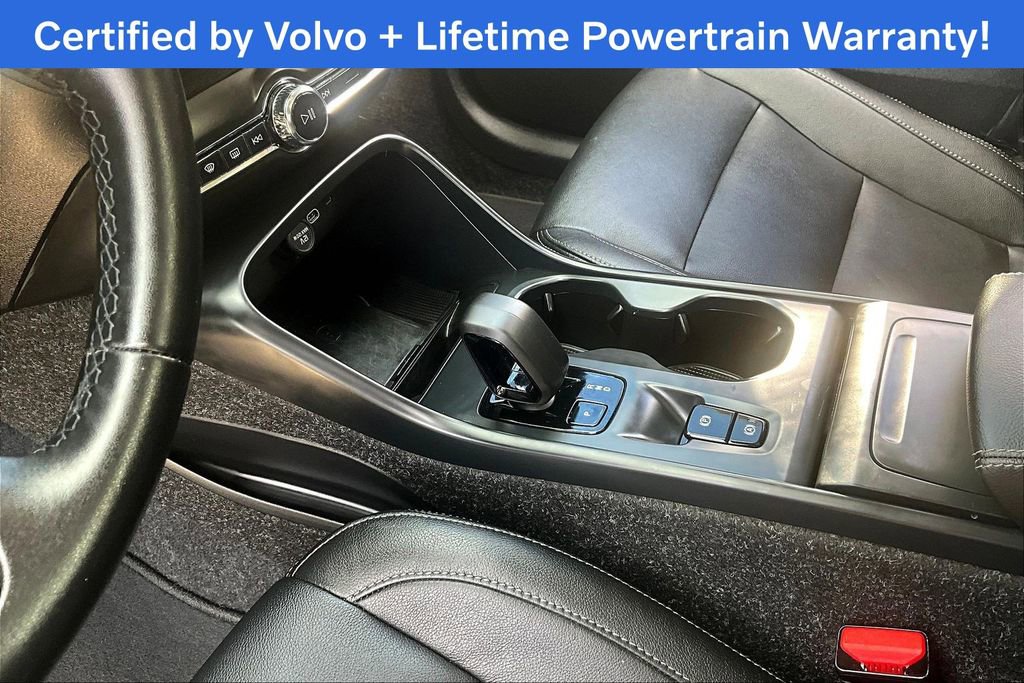Certified 2025 Volvo XC40 B5 Core image 18