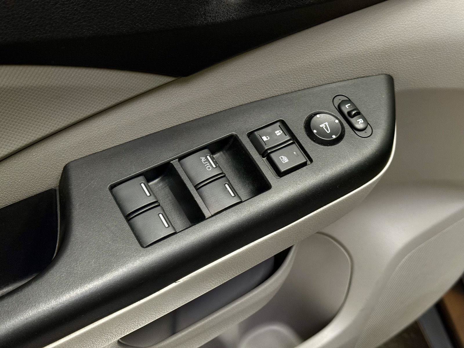 Used 2013 Honda CR-V LX image 13