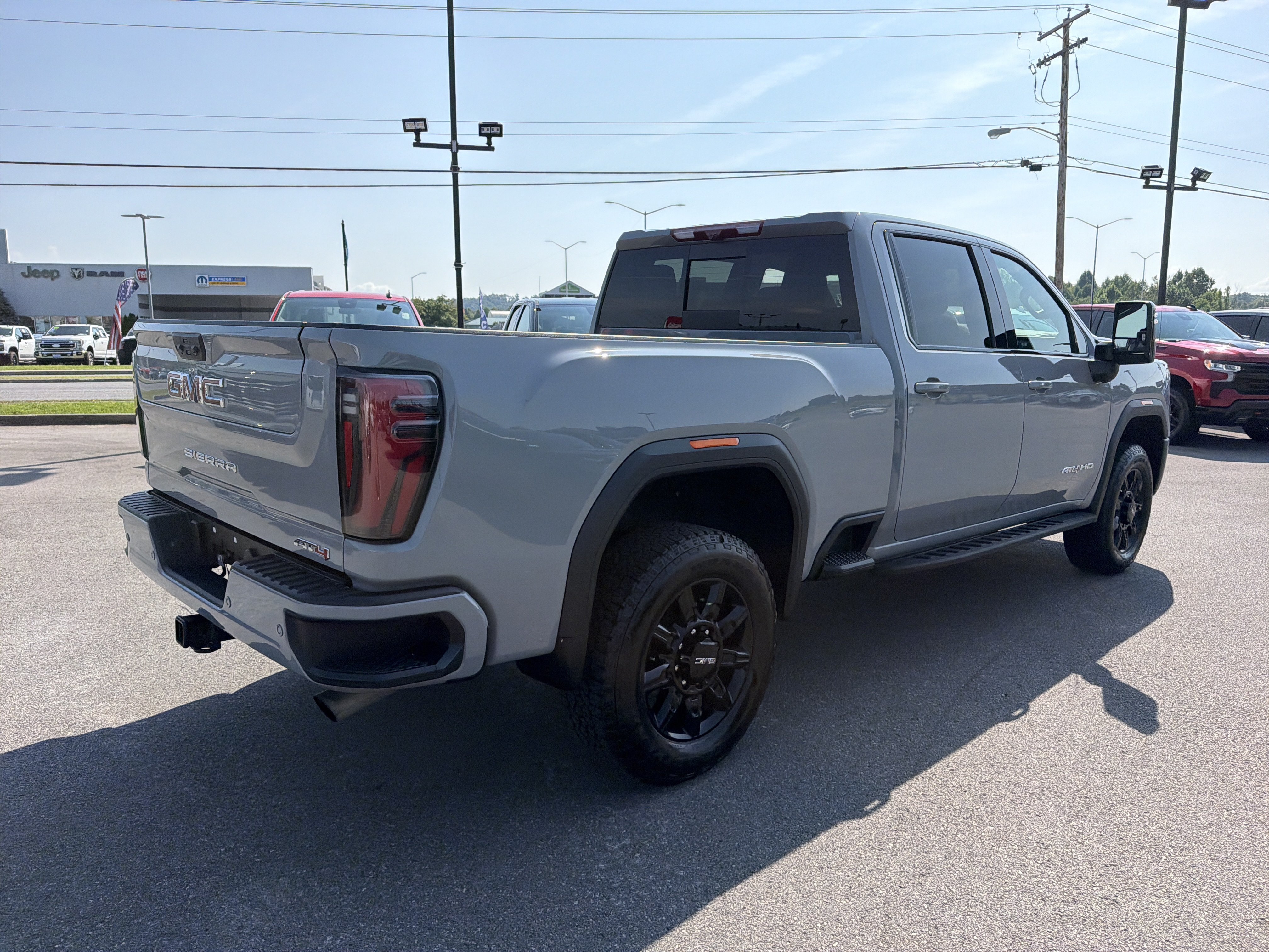 Used 2025 GMC Sierra 2500 AT4 w/ AT4 Premium Plus Package AWD/4WD image 6