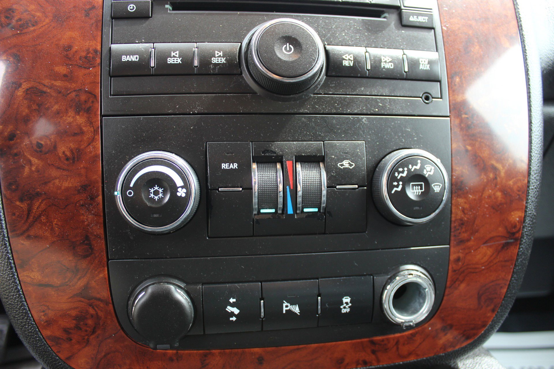 Used 2013 Chevrolet Tahoe LS w/ All-Star Edition AWD/4WD image 28