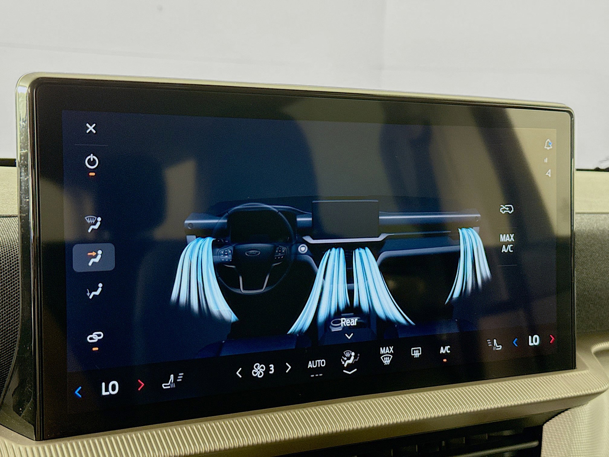 Used 2025 Ford Explorer Active image 19