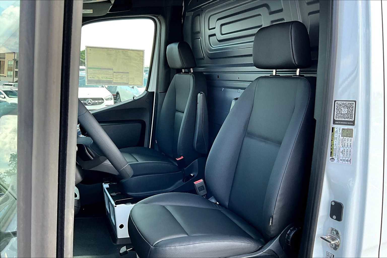 New 2025 Mercedes-Benz Sprinter 2500 image 9