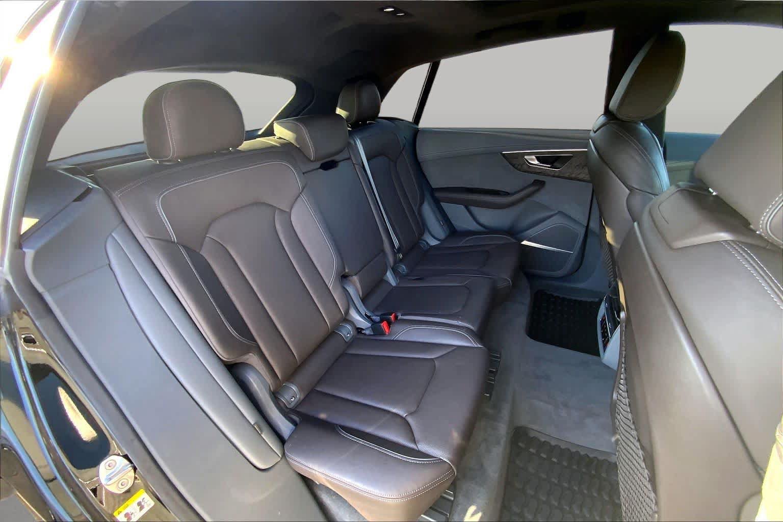Used 2023 Audi Q8 Prestige w/ Prestige Package AWD/4WD image 20