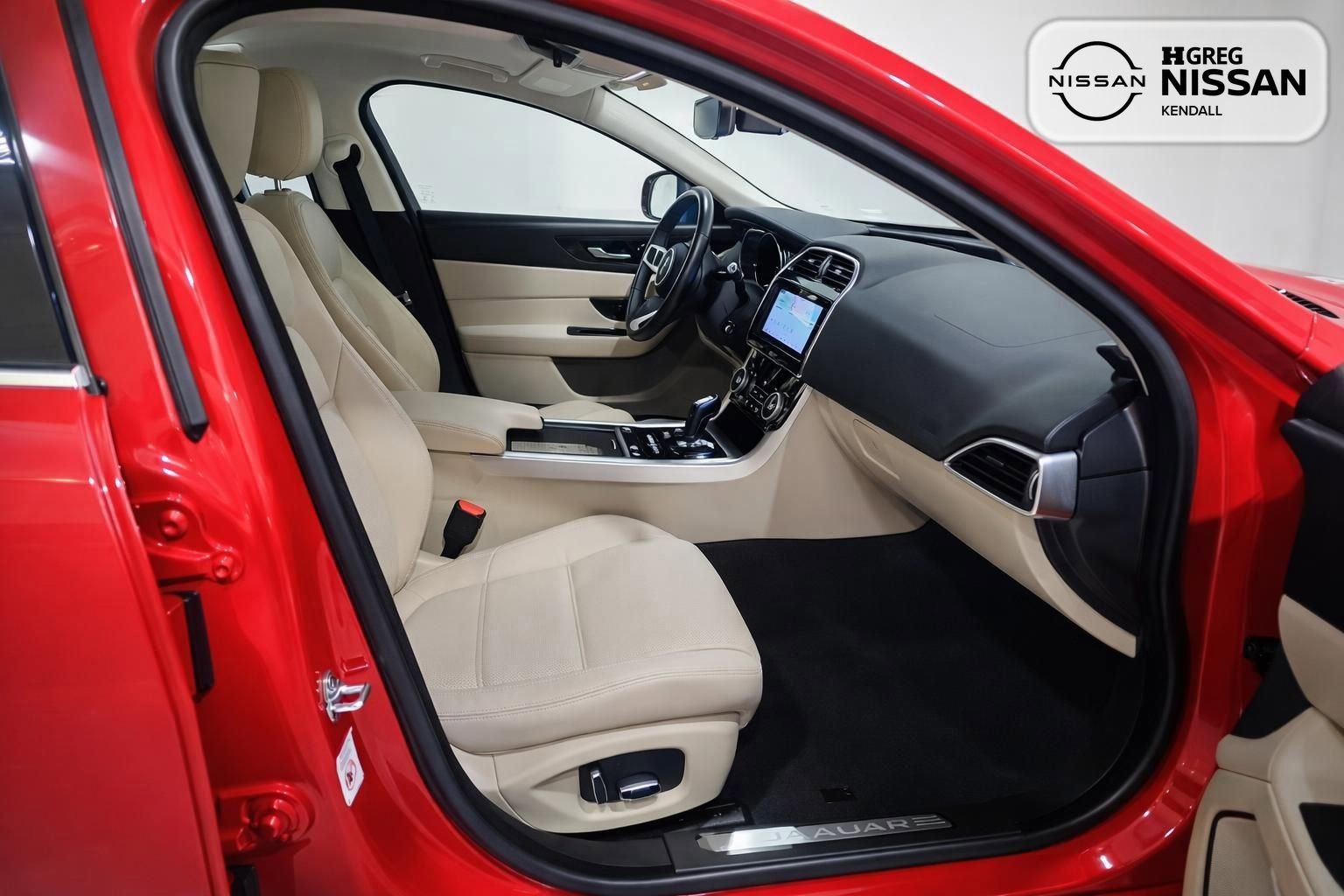 Used 2020 Jaguar XE S RWD image 11
