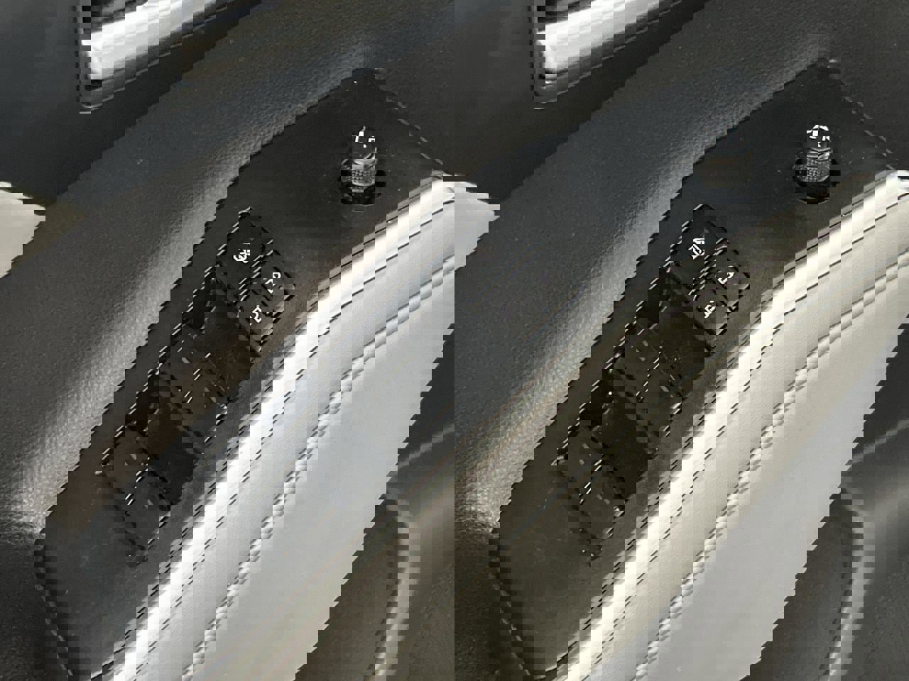 Used 2025 Toyota Highlander XLE image 20