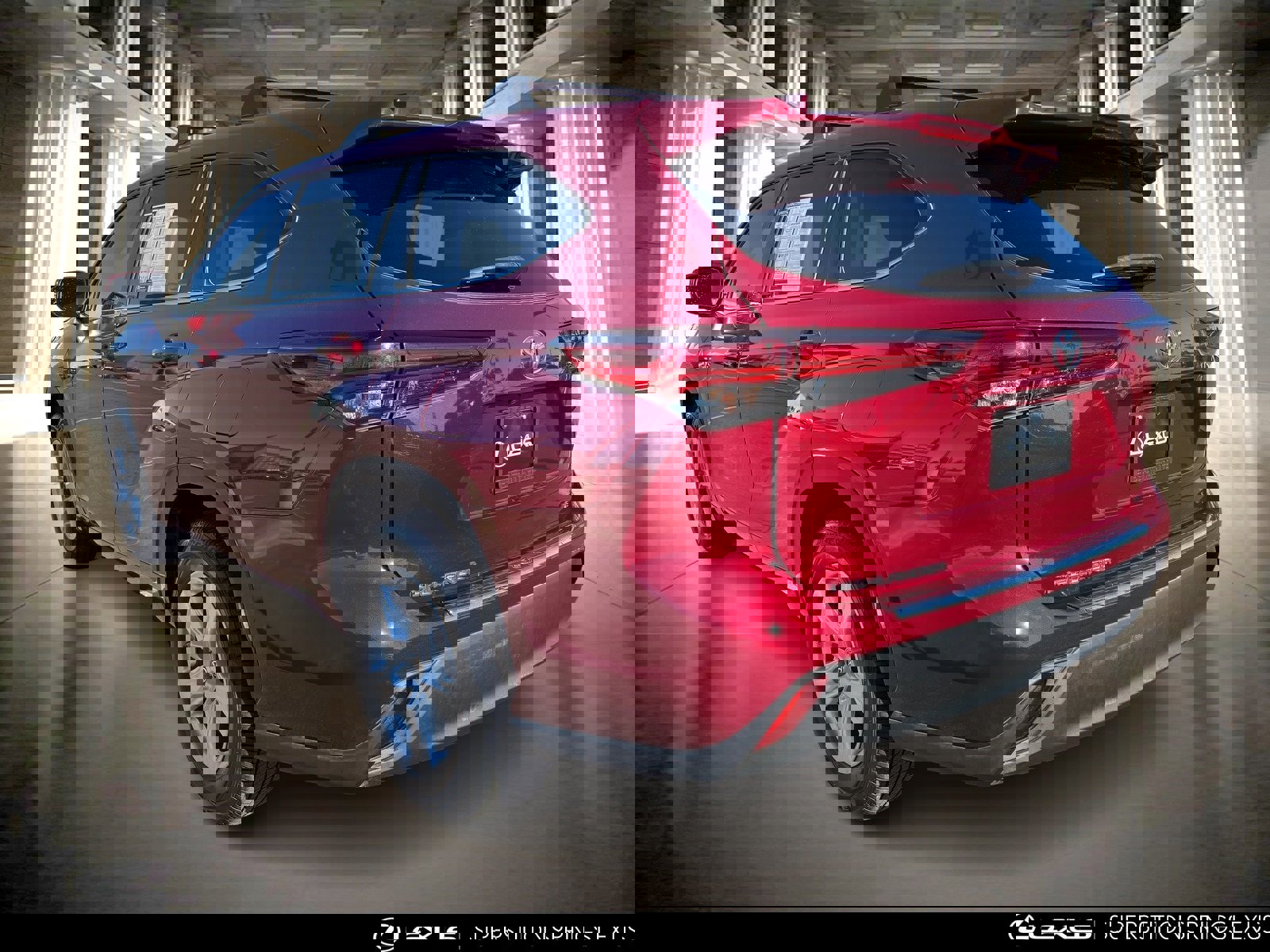 Used 2021 Toyota Highlander LE image 6