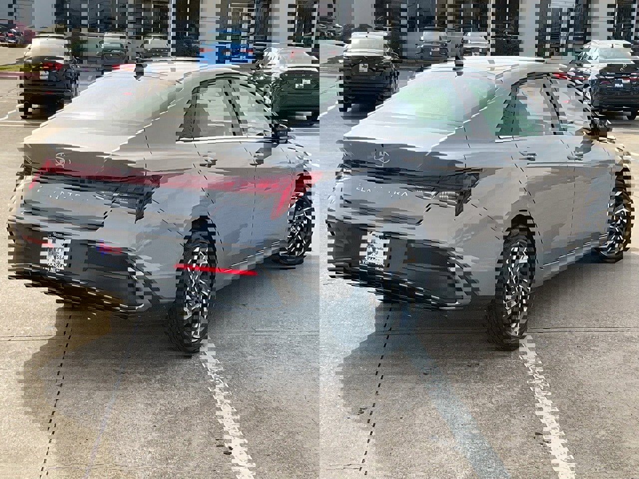 Used 2025 Hyundai Elantra SEL image 5