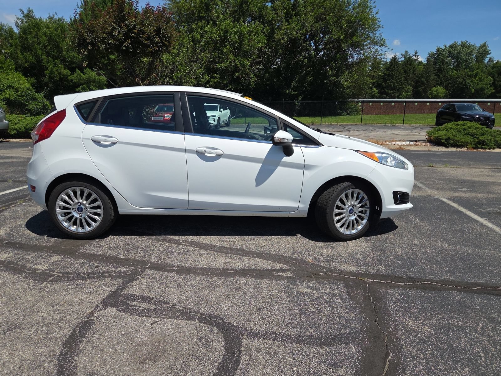 Used 2014 Ford Fiesta Titanium FWD image 2