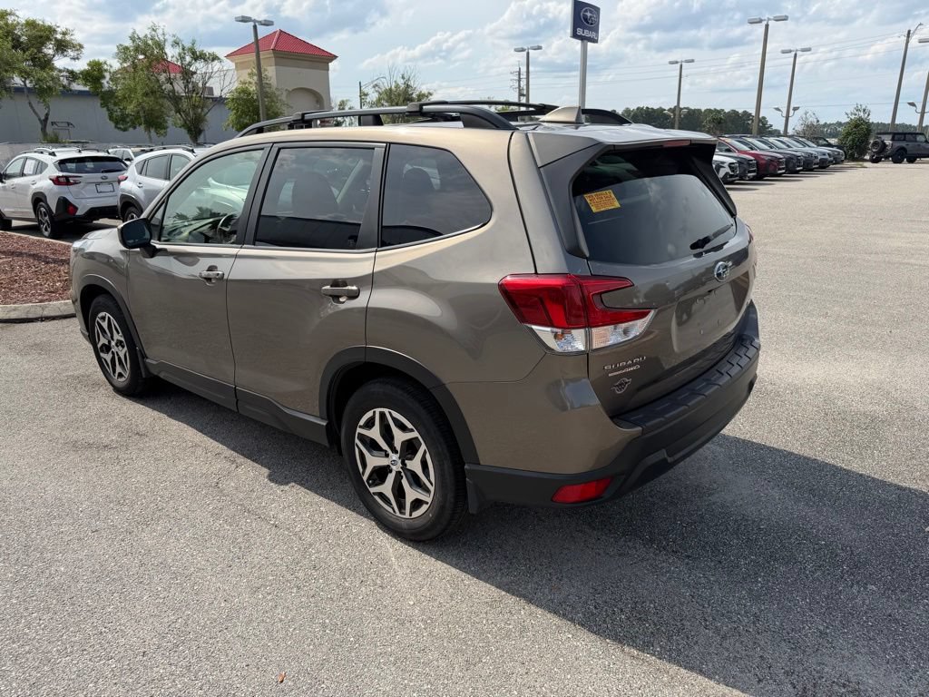 Used 2021 Subaru Forester Premium AWD/4WD image 7