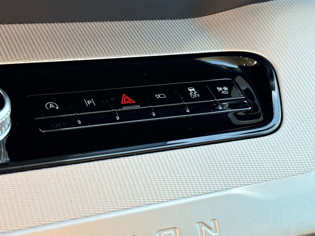 Certified 2025 Ford Expedition Active image 26