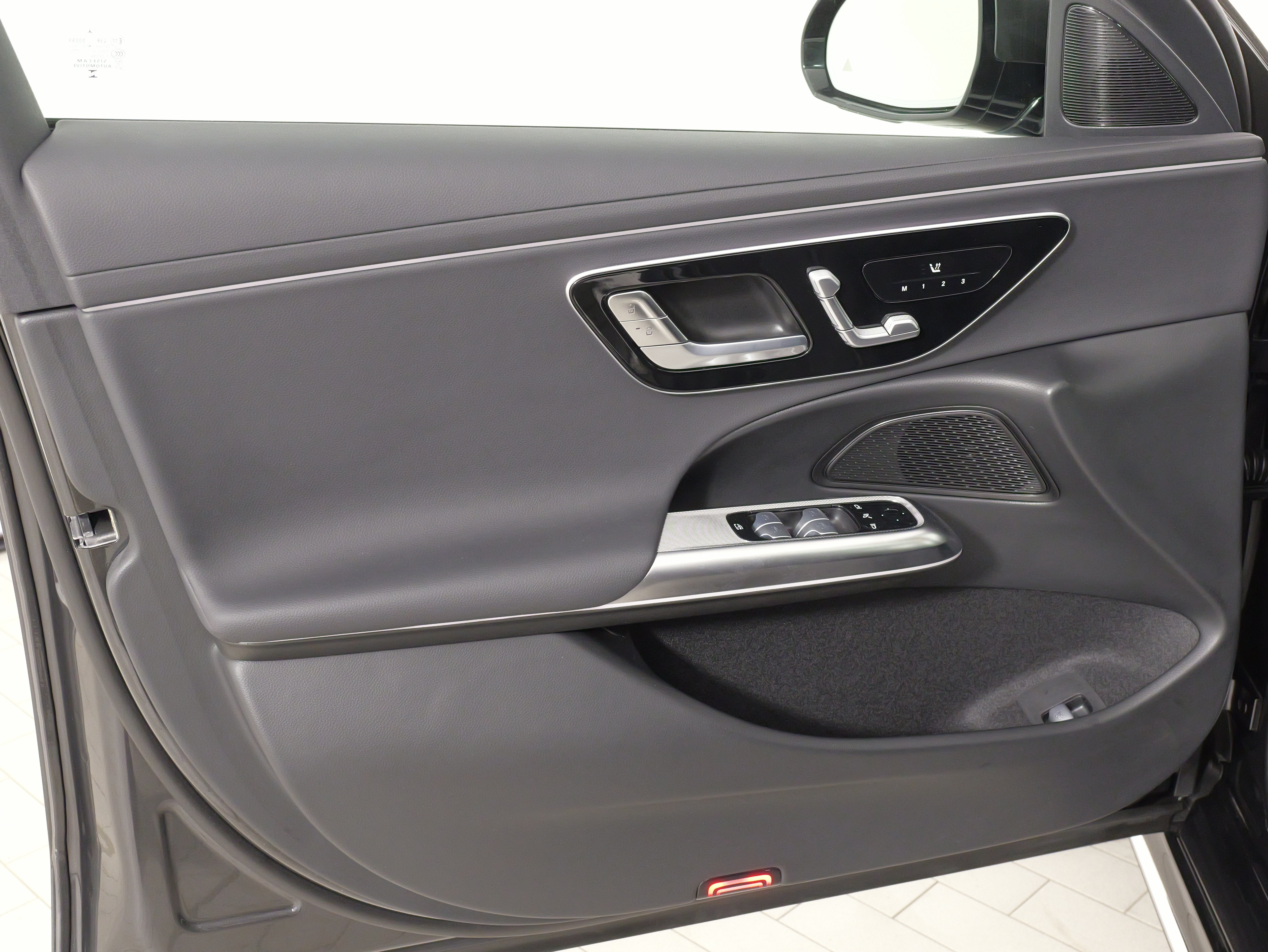 Used 2025 Mercedes-Benz E 350 4MATIC Sedan image 26
