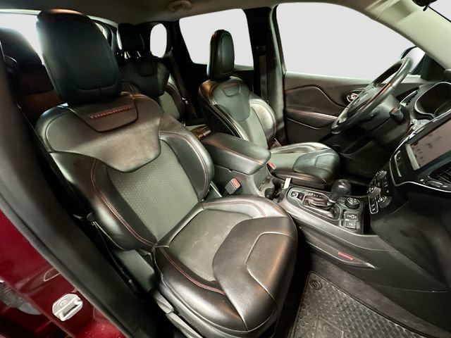 Used 2019 Jeep Cherokee Trailhawk w/ Cold Weather Group image 26