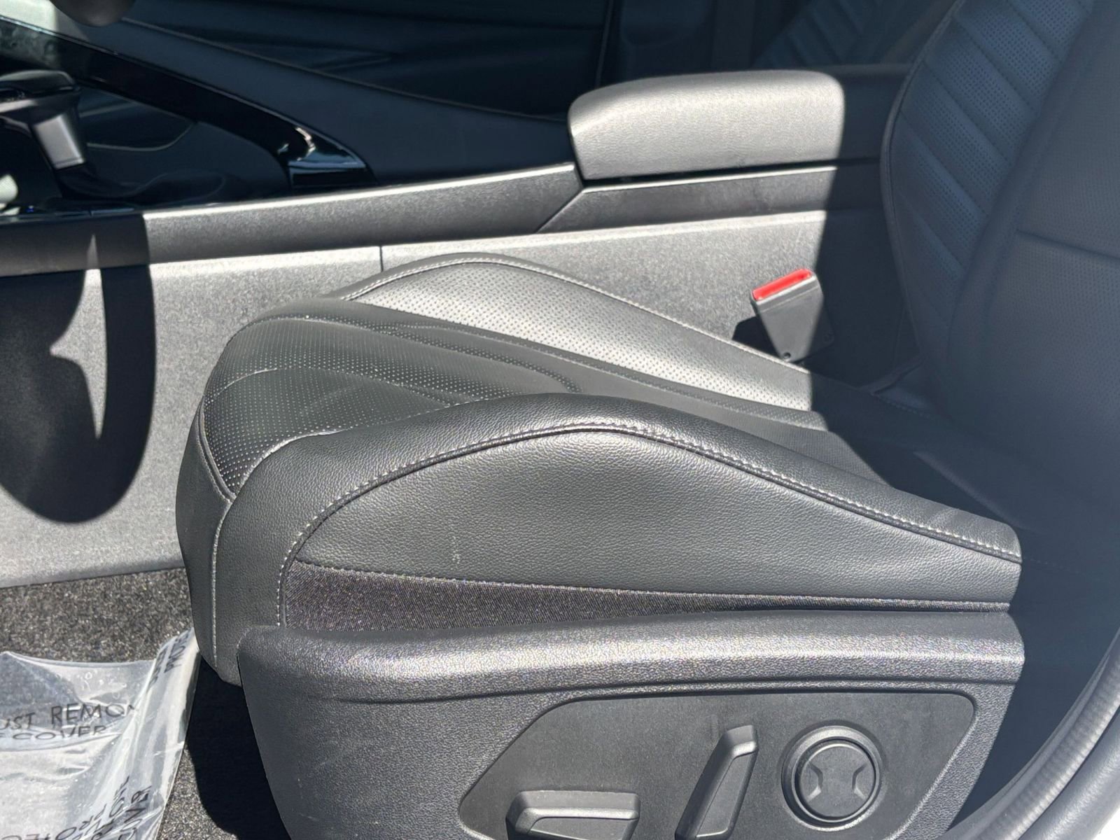 Used 2025 Hyundai Elantra Limited FWD image 29