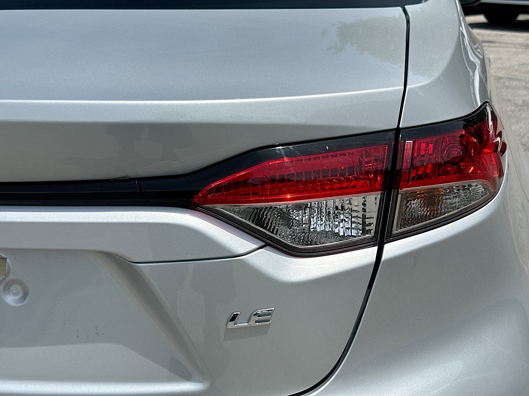 Used 2025 Toyota Corolla LE FWD image 28