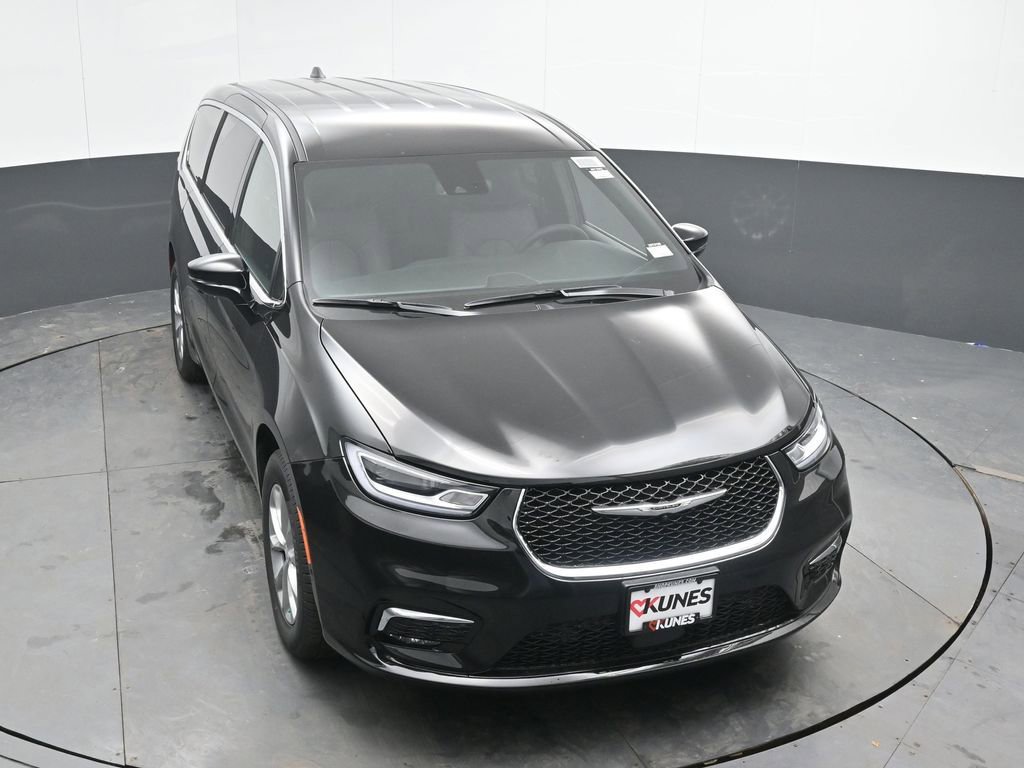 New 2026 Chrysler Pacifica Select AWD/4WD image 34