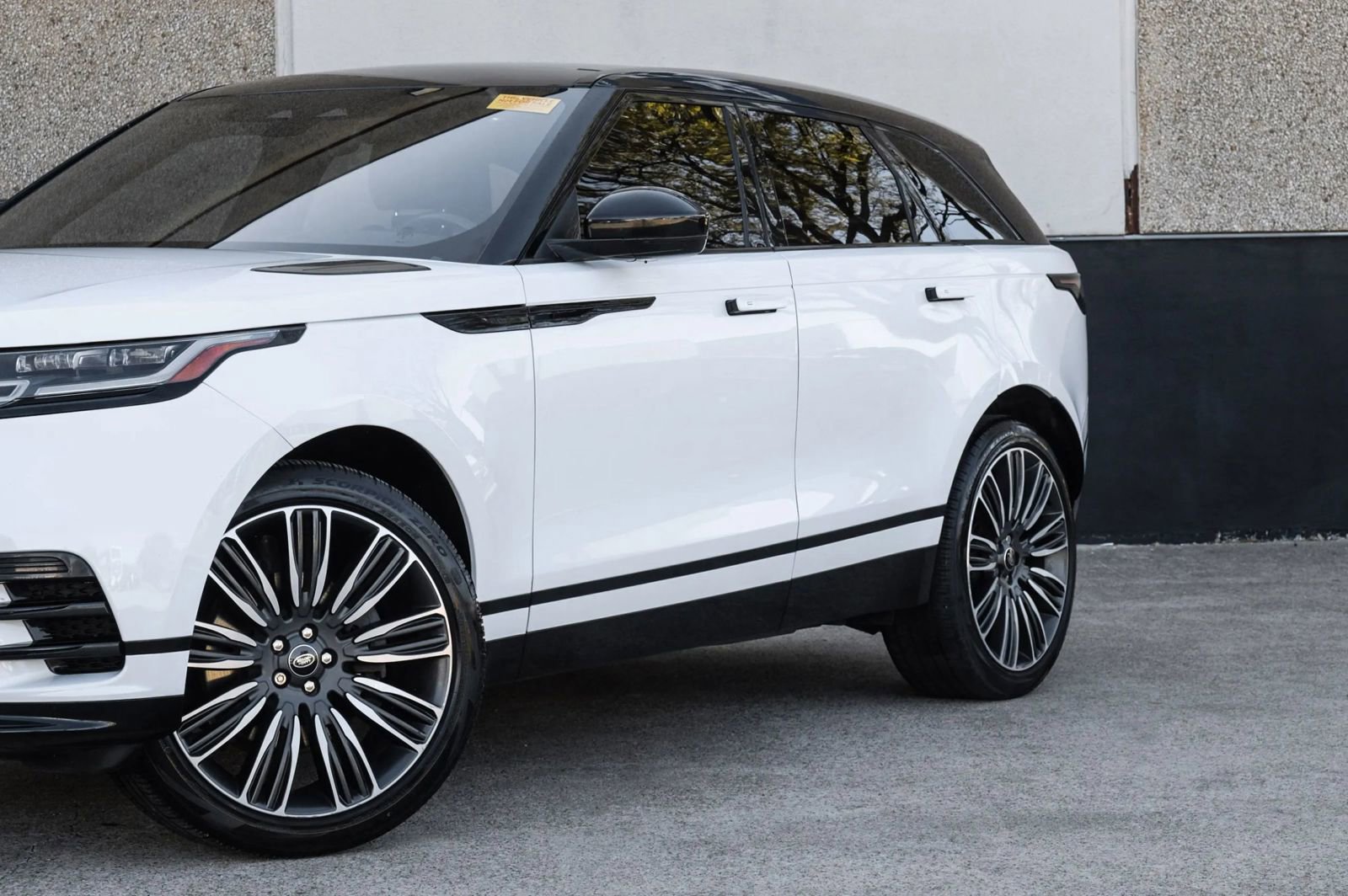 Used 2022 Land Rover Range Rover Velar R-Dynamic S AWD/4WD image 5