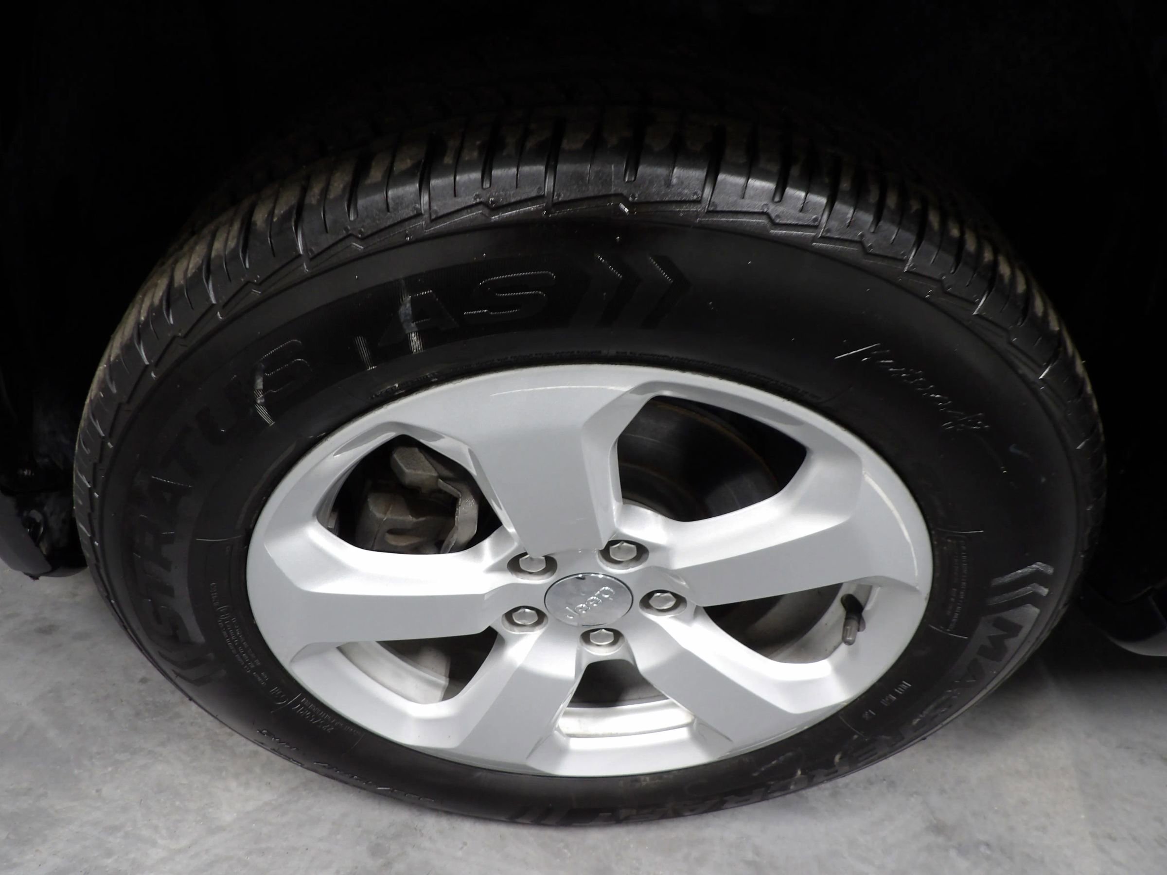 Used 2020 Jeep Compass Latitude AWD/4WD image 22