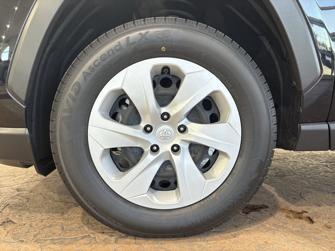 Certified 2025 Toyota RAV4 LE FWD image 10
