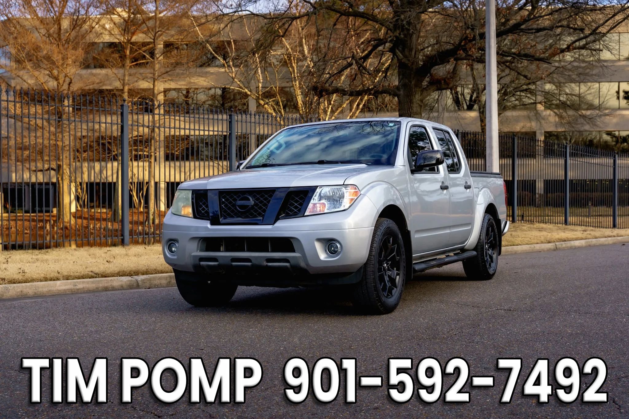 Used 2020 Nissan Frontier SV w/ Midnight Edition Floor Mats image 2