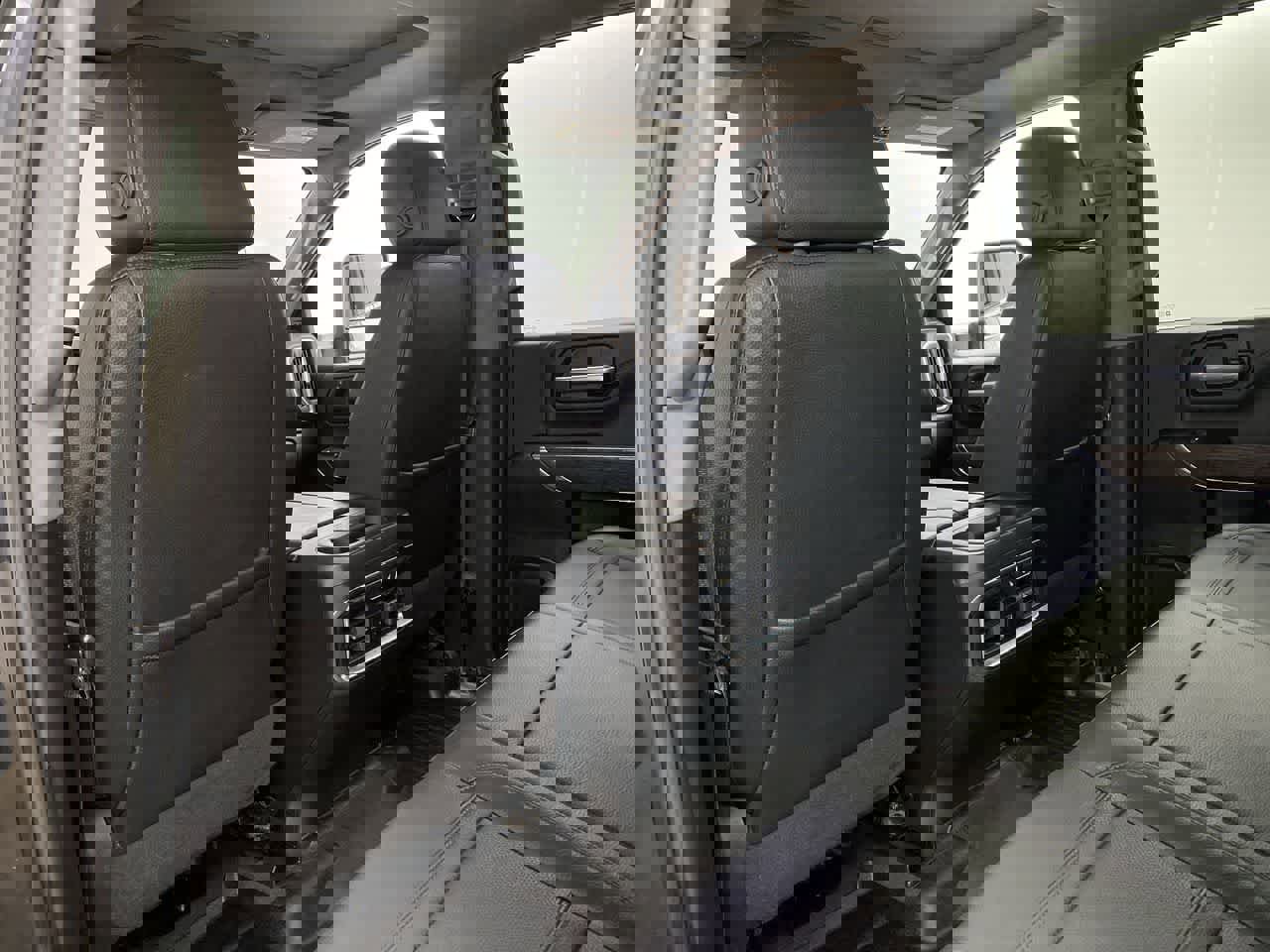 Used 2023 GMC Sierra 2500 Denali w/ Denali Ultimate Package AWD/4WD image 15