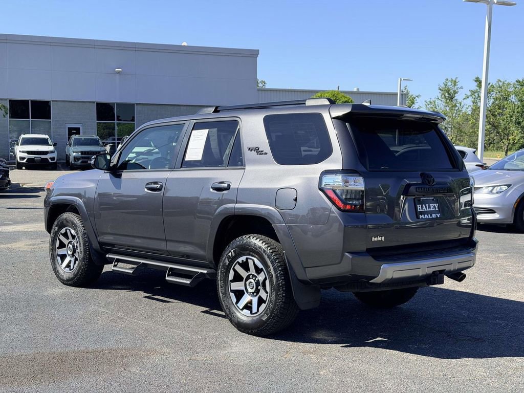 Used 2020 Toyota 4Runner TRD Off-Road Premium w/ Moonroof Package AWD/4WD image 4