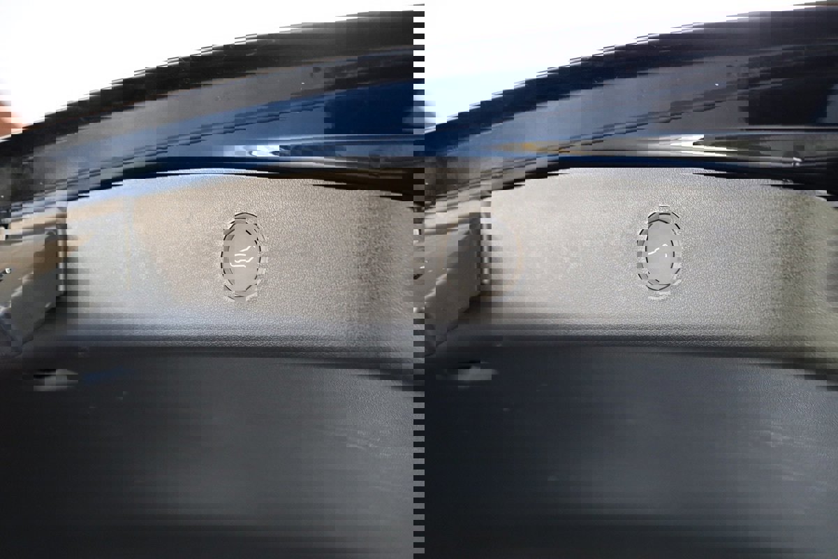 Used 2023 Tesla Model 3 Standard Range image 13