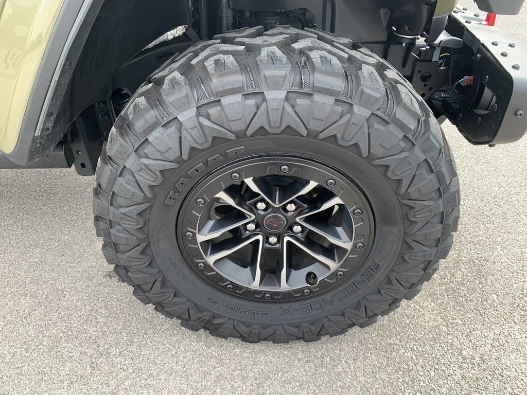 Used 2025 Jeep Wrangler Unlimited Rubicon AWD/4WD image 12