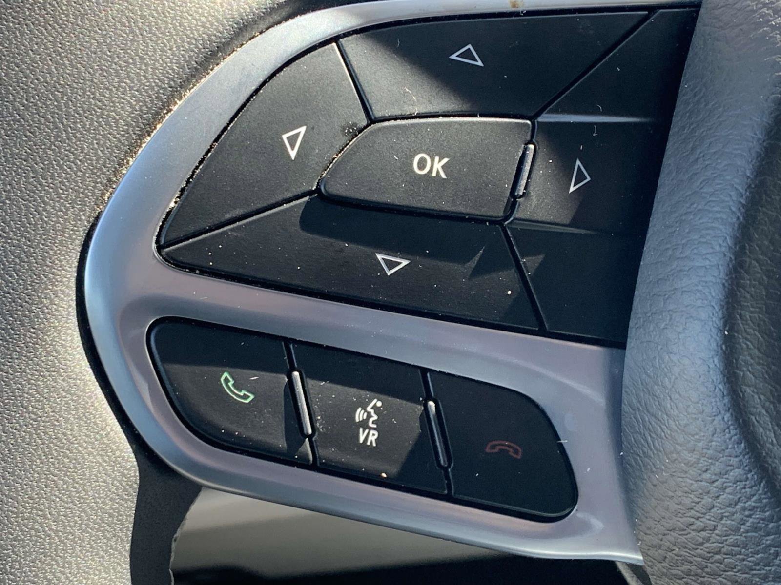 Certified 2023 Chrysler Pacifica Touring-L image 5