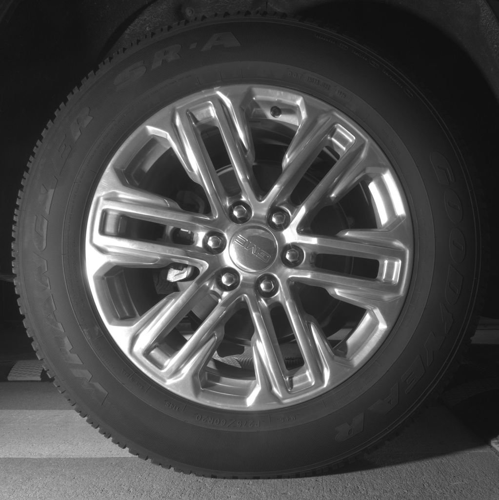 Used 2023 GMC Yukon SLT w/ SLT Luxury Package image 16