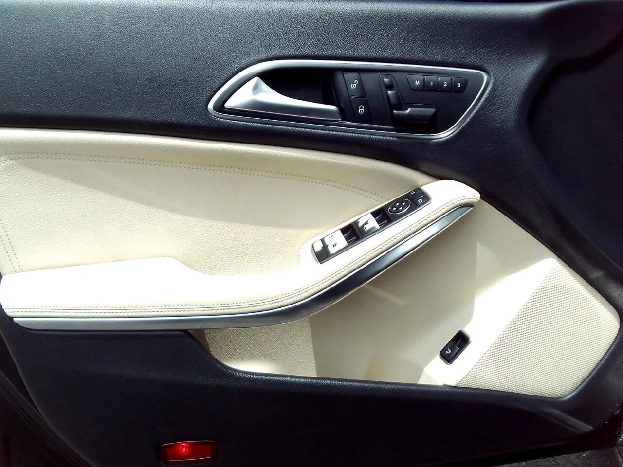 Used 2015 Mercedes-Benz CLA 250 4MATIC w/ Premium 1 Package image 13