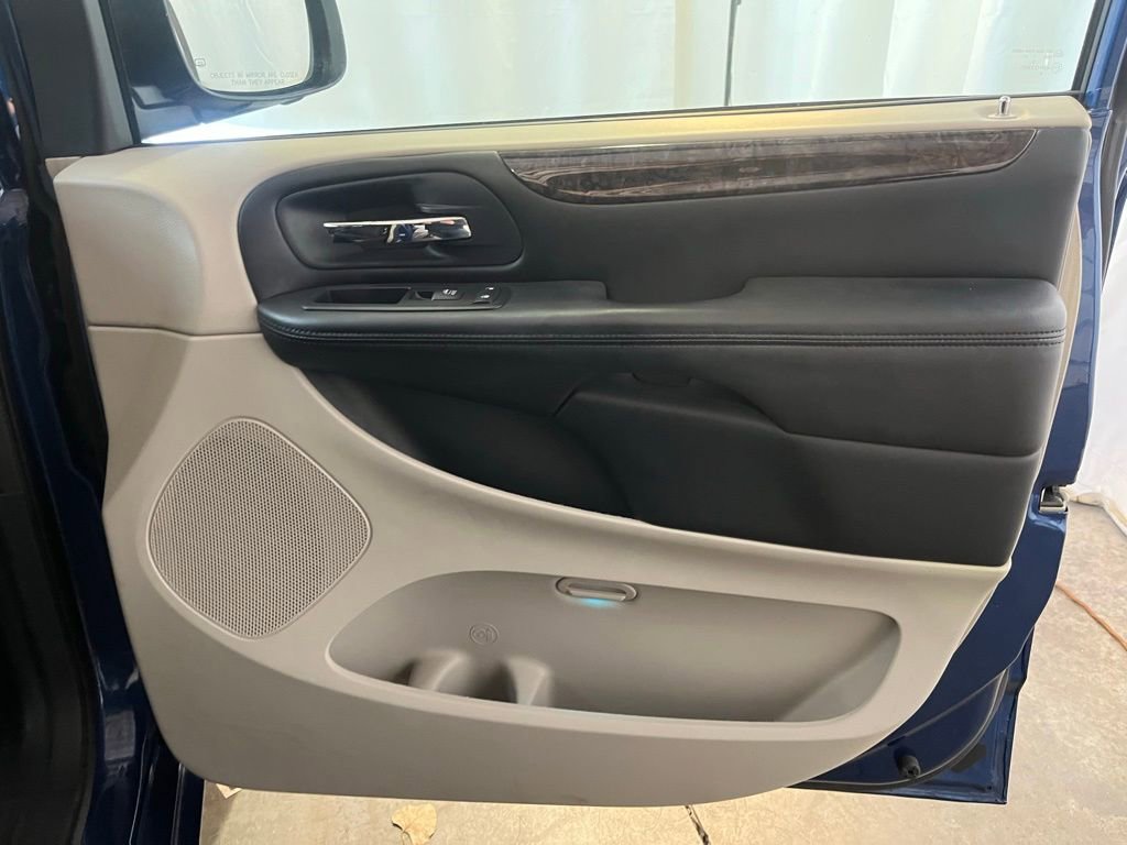 Used 2011 Dodge Grand Caravan Mainstreet image 11