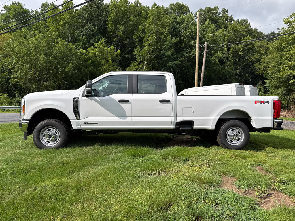 New 2026 Ford F250 XL w/ FX4 Off-Road Package AWD/4WD image 2