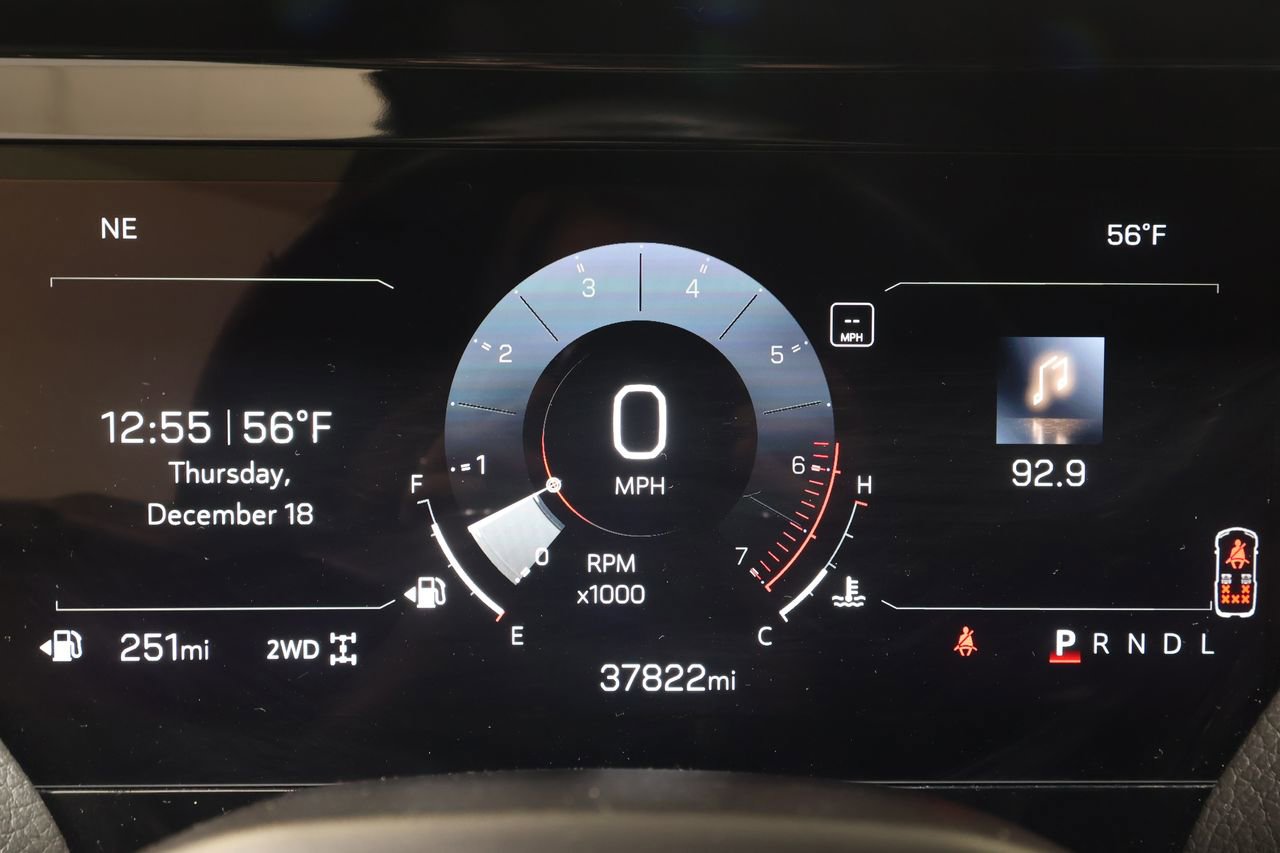 Certified 2025 GMC Yukon Denali image 12