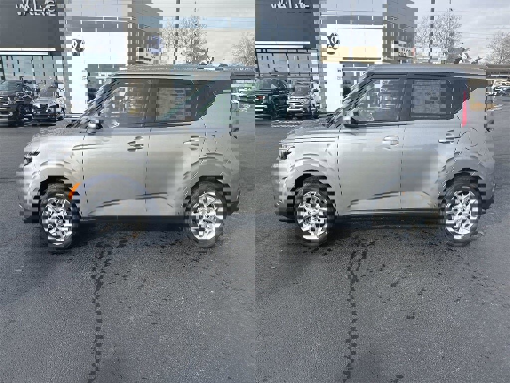 New 2025 Kia Soul LX image 3