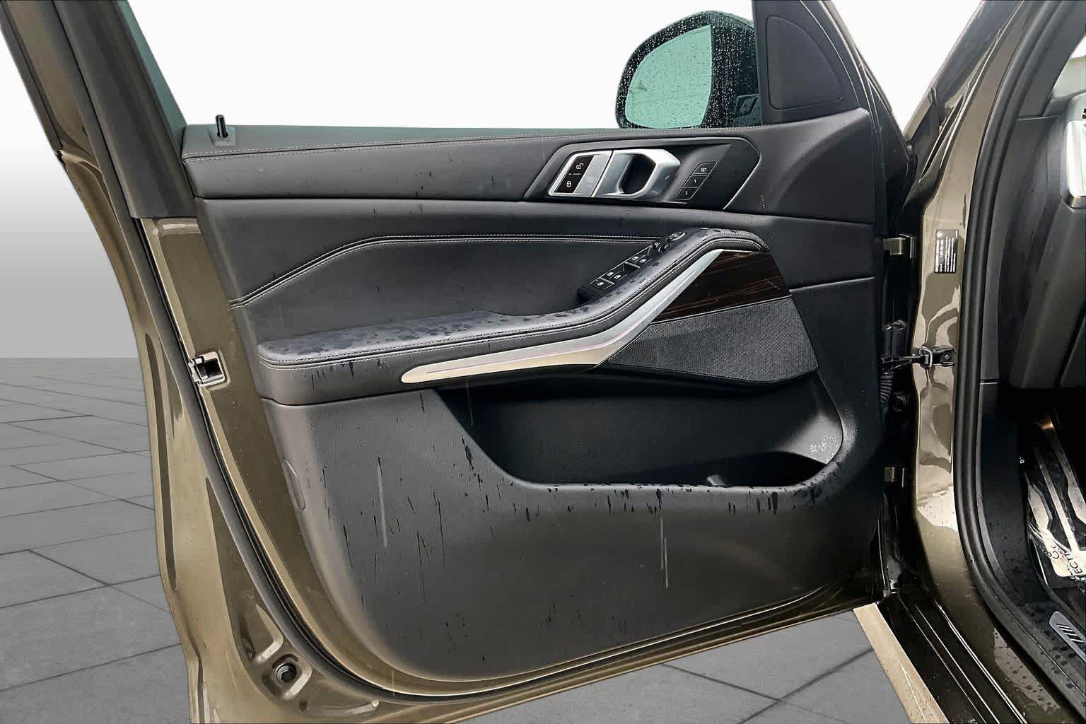 Used 2024 BMW X5 sDrive40i w/ M Sport Package RWD image 19