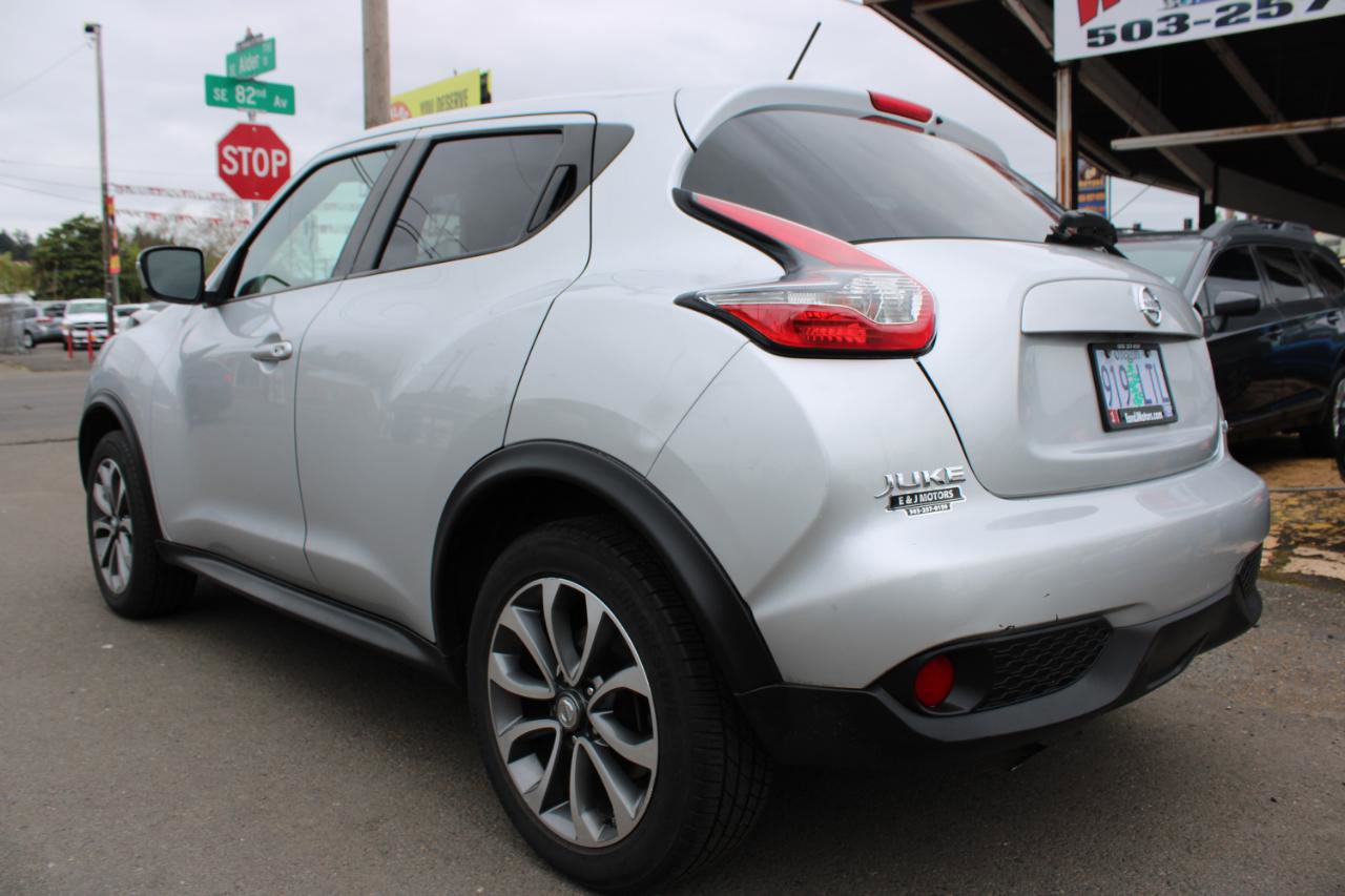 Used 2017 Nissan Juke SV AWD/4WD image 4