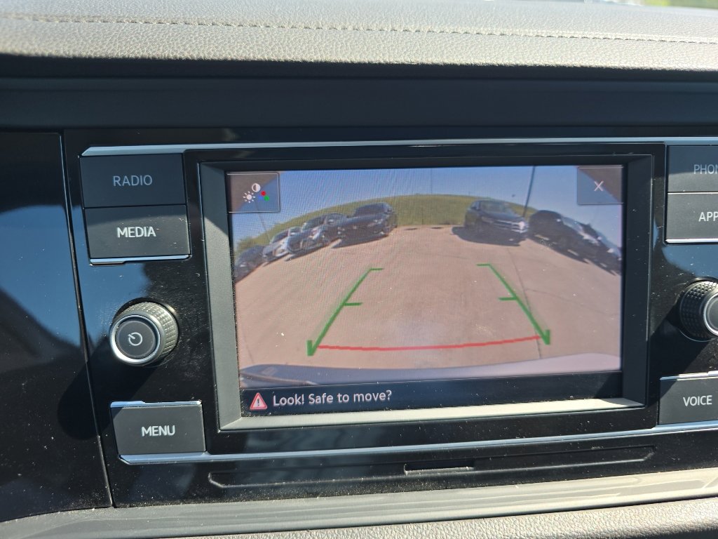Used 2024 Volkswagen Jetta SE w/ Panoramic Sunroof Package FWD image 25