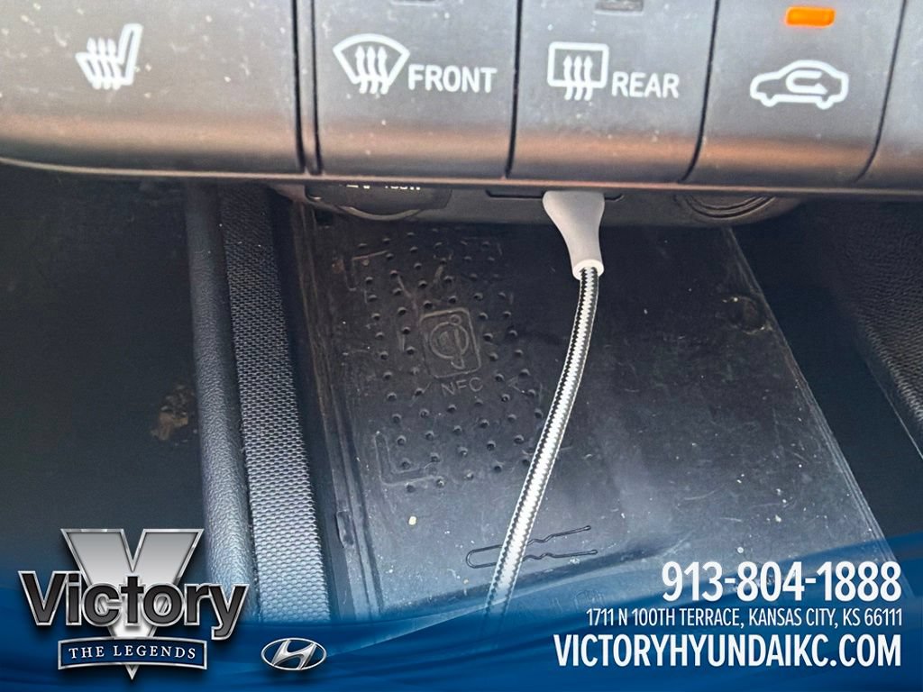 Used 2021 Hyundai Elantra Limited FWD image 16