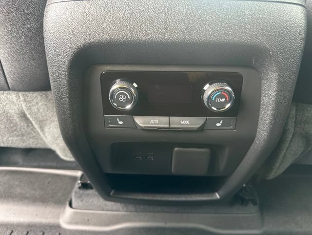 Used 2026 Chevrolet Traverse High Country AWD/4WD image 28