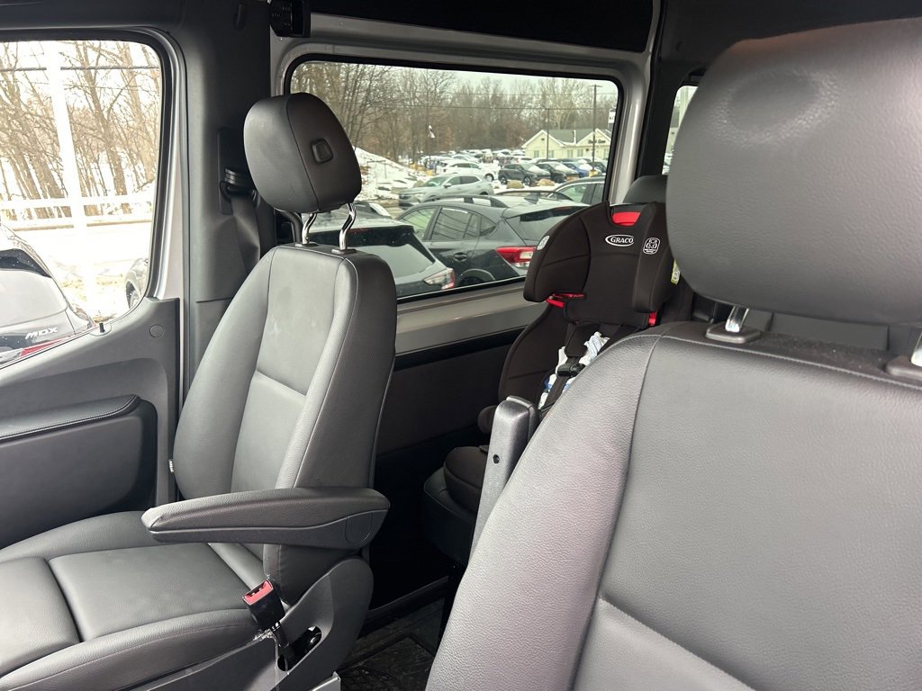 Used 2023 Mercedes-Benz Sprinter 2500 image 9
