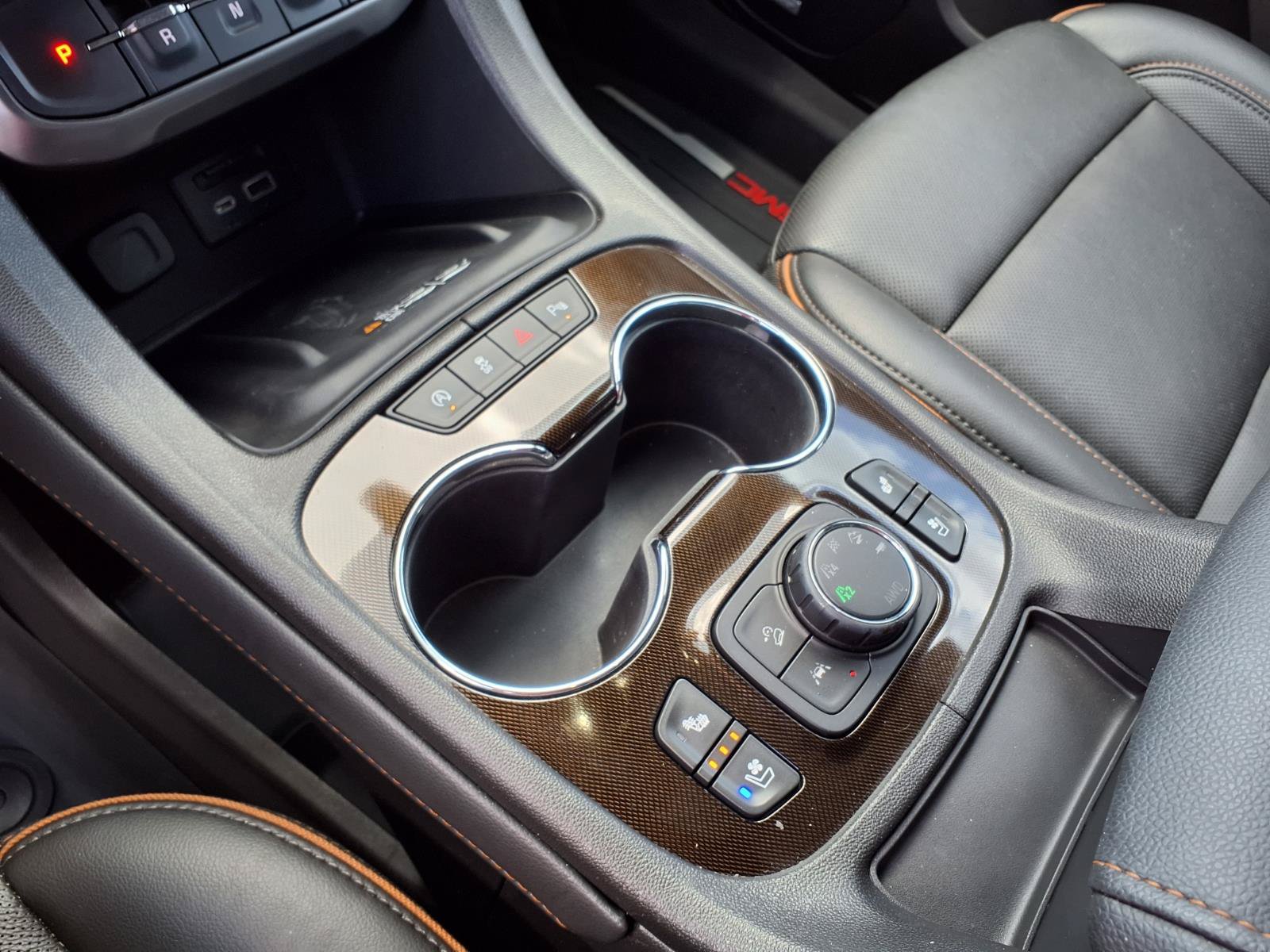 Certified 2023 GMC Acadia AT4 w/ Technology Package AWD/4WD image 13